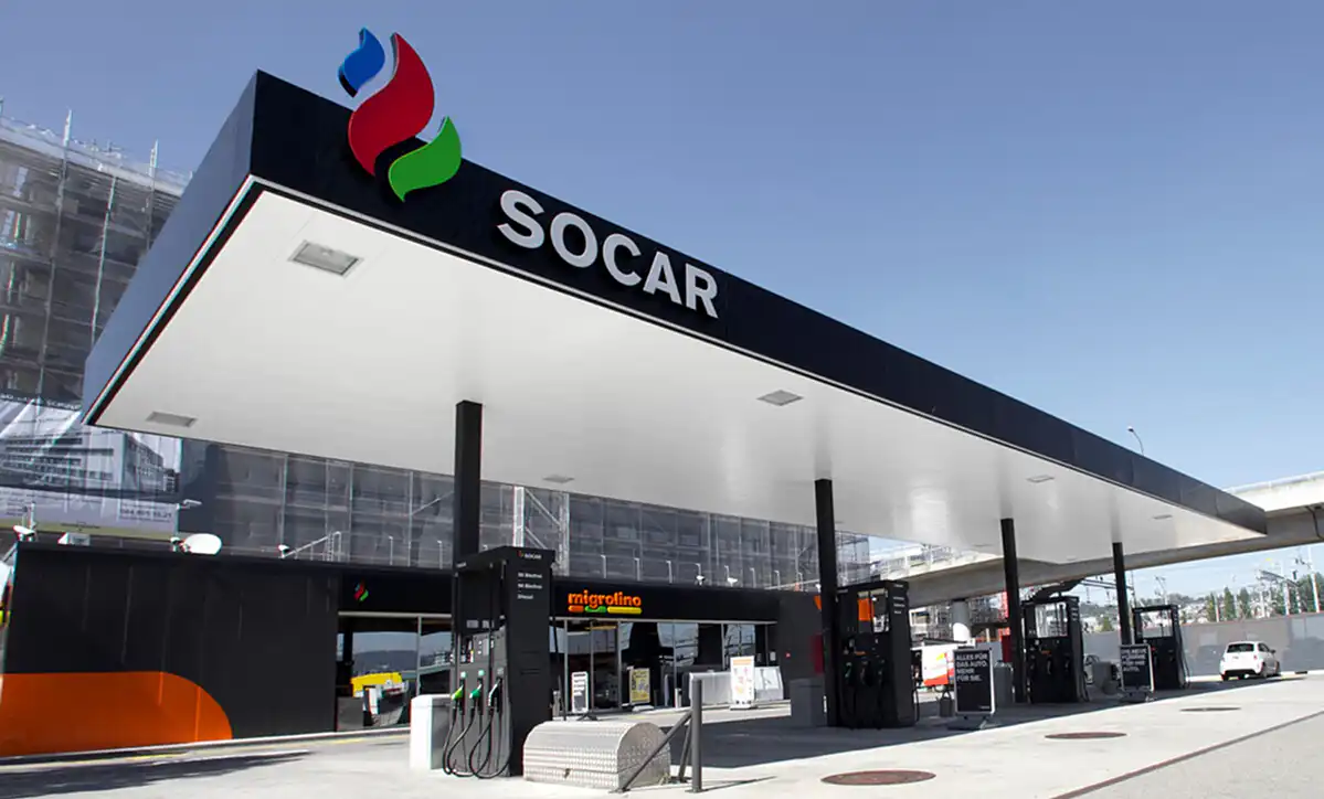 Паливо для вантажівок OptMaster: сучасна АЗС SOCAR. Доставка з Китаю в Україну, імпорт, логістика, митне оформлення.